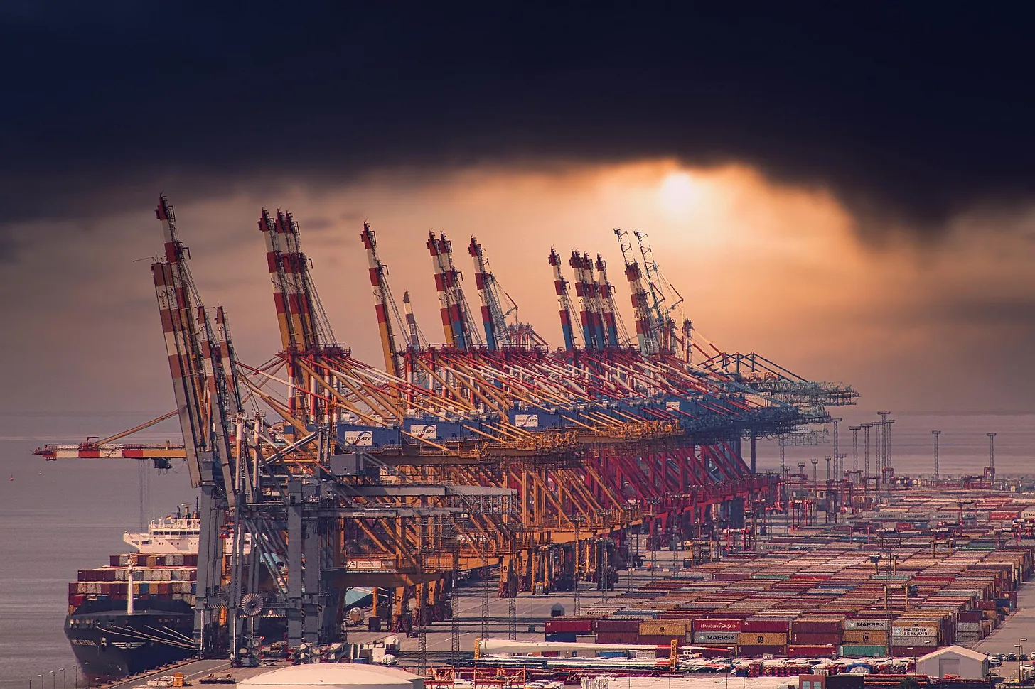 Industrial port